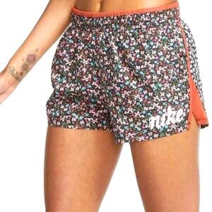 Nike Like New 10K Femme Running Shorts in Floral Print Size Small